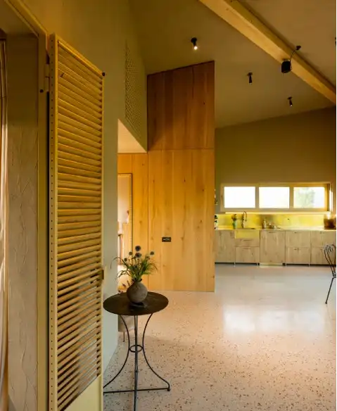 Équipe de construction travaillant avec rigueur et professionnalisme.